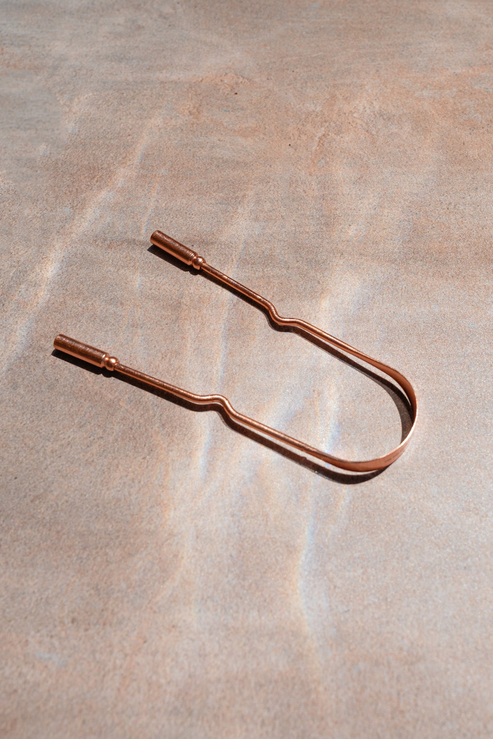 Copper Tongue Scraper vs. Toothbrush Which is Better in Cleaning KÖPPEN